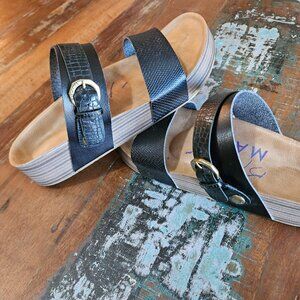 Stylish Black Slide Sandals – Women’s Size 9.5